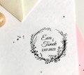 Stempel ślubny z motywem kwiatów łąk i pól personalizowany.