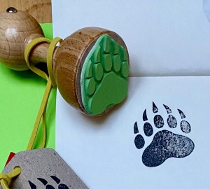 ŁAPA NIEDŹWIEDZIA -  drewniany stempel